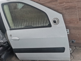 Usa dreapta față alba, impecabila dacia logan