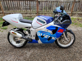 SUZUKI GSXR 600 ! ca NOU