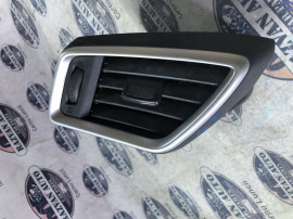 Grila ventilatie stanga Nissan Qashqai 2014