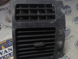 Grila ventilatie stanga Volkswagen Touran 2005