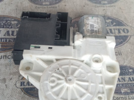 Motoras macara dreapta fata Volkswagen Jetta 2012