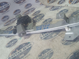 Macara geam dreapta fata Dacia Duster
