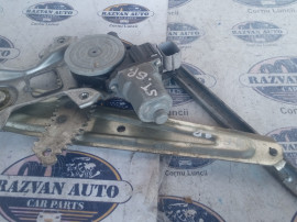 Macara geam stanga spate Nissan Juke 2011
