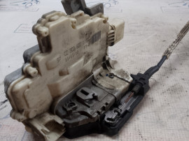 Broasca dreapta fata Volkswagen Passat B7 2010