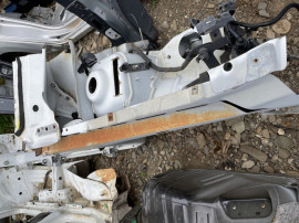 Lonjeron dreapta Dacia Duster - Motorina 2013