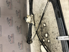 Macara geam stanga fata BMW X5 E70 2009