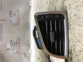 Grila ventilatie stanga Suzuki SX4 1.6 Benzina 2015