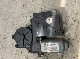 Motoras macara stanga fata Volkswagen Polo 1.2 Benzina 2001