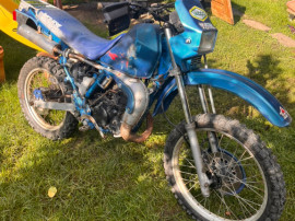 Motocicleta Kawasaki kmx 125 cc