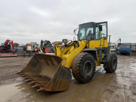 Dezmembrez vola incarcator frontal Komatsu WA320