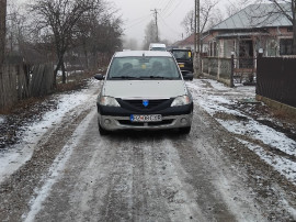 Dacia. Logan. Benzină.