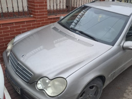 Mercedes C Klasse 220 an 2005 diesel 2.2 CDI automat, radiat