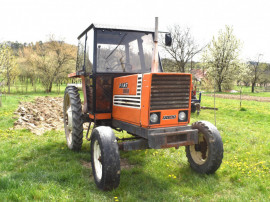 Tractor Fiat 780H cu Cabina