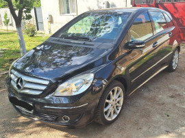 Mercedes-Benz B200