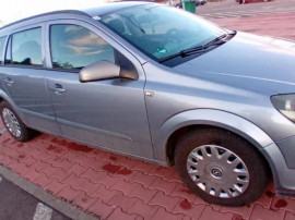 Opel Astra H 1.7 CDTI 2005, ținută &icirc;n garaj, 2 seturi roți