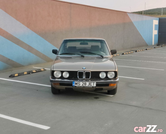 BMW e28 518I 1985 rechin