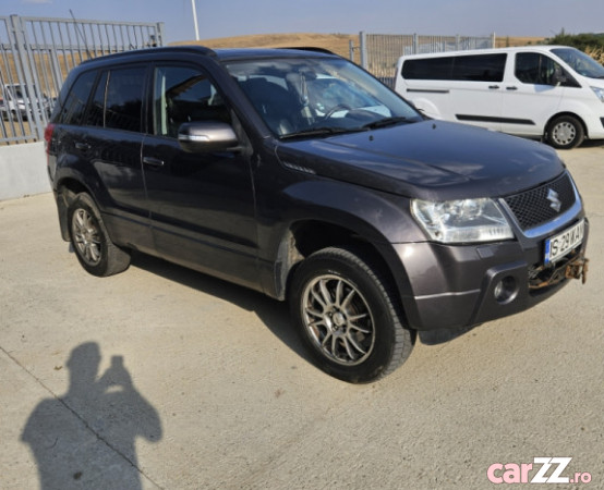 Suzuki grand vitara din 2010 motor 2.4 benzina +gpl 4×4