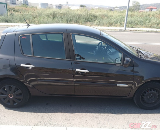 Liciteaza-Renault Clio 2011