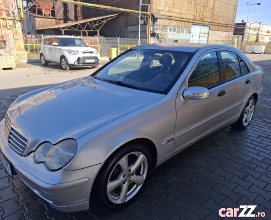 Mercedes c200 cdi an 2004 impecabil